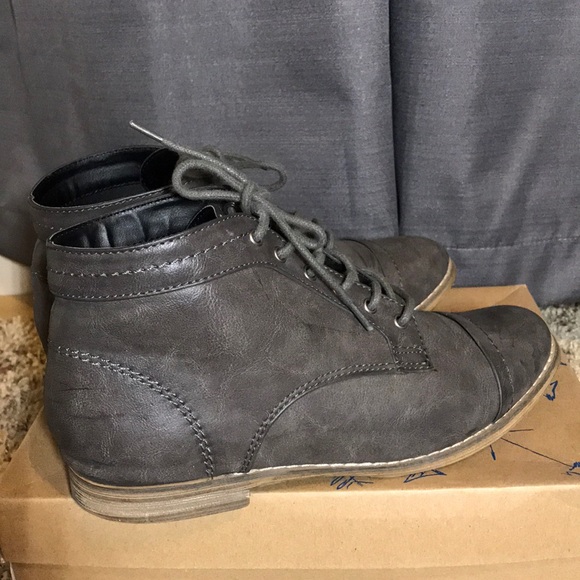 Grey booties - Picture 2 of 3